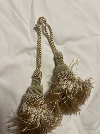 2 borlas vintage tela beige y dorado