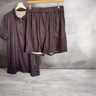 Conjunto chándal corto estampado chico