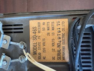 Televisor Vintage Sharp Años 70 Beige/Plata