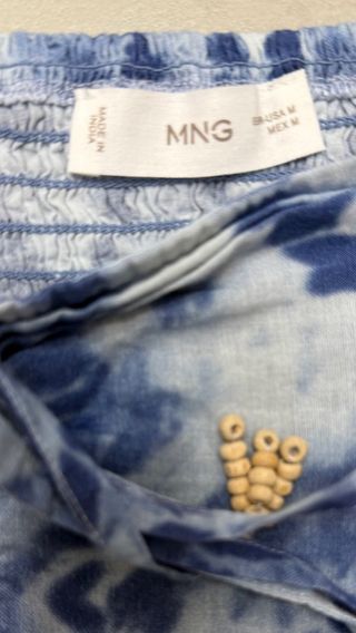 Falda corta con estampado tie-dye