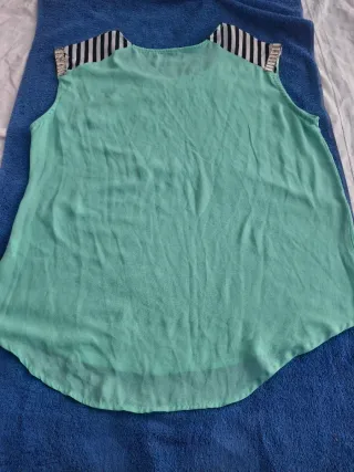 Blusa Talla 48-50 . Medidas en descripción