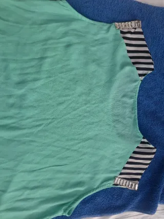 Blusa Talla 48-50 . Medidas en descripción