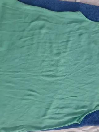 Blusa Talla 48-50 . Medidas en descripción