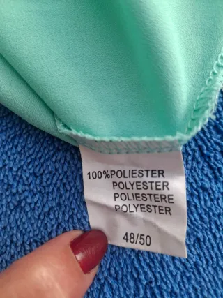 Blusa Talla 48-50 . Medidas en descripción