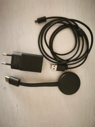 Google Chromecast con cargador y cable
