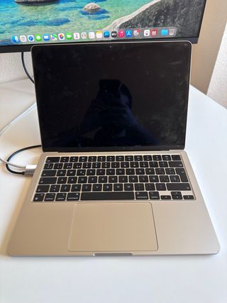 MacBook Air M2
