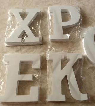 Lote 4 letras decorativas blancas