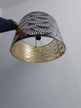 Lámpara de techo metal negra y dorada