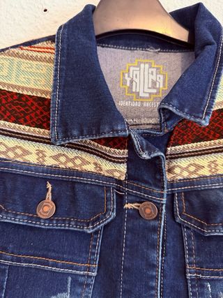 Chaqueta Tejana con Diseño Étnico