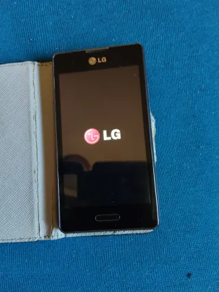 Teléfono LG E460 Negro