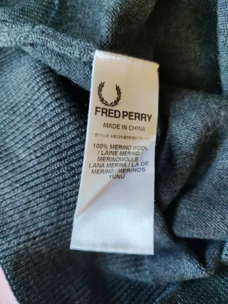 Jersey Fred Perry cuello pico lana merino S
