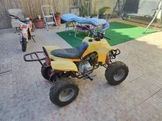 Quad Amarillo Todoterreno