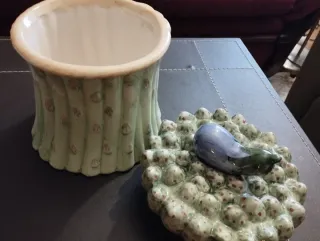 Cerámica decorativa con detalles en la tapa