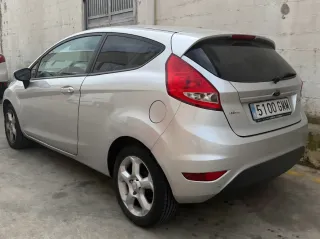 Ford Fiesta como nuevo, con sólo 77.000km