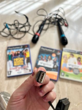 Micrófonos Sing Star PS2 + 3 Juegos