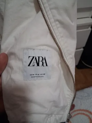Chaqueta Zara Blanca Talla L Hombre,hay q planchar