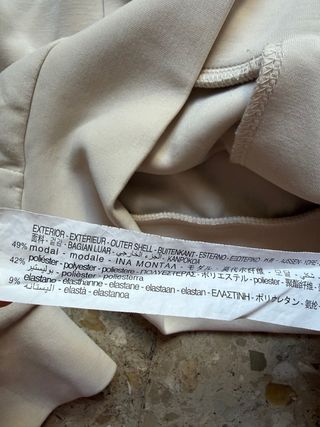 Chaqueta corta Stradivarius blanca
