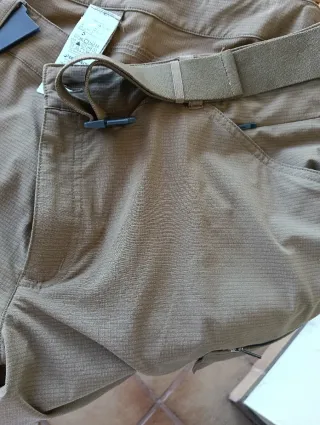 Pantalón corto trekking Simond beige Talla M.