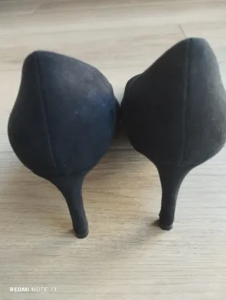 Lote de 3 pares de Stilettos rojos, verdes y negro