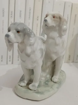 Figuras de porcelana de perros