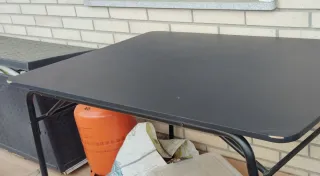 Tavolo in legno nero