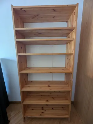 Estantería de madera