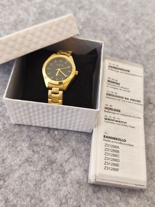 Relógio de Pulso Dourado Elegante - Novo