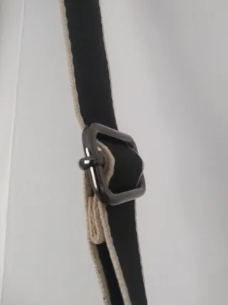 Bolso negro efecto piel de serpiente