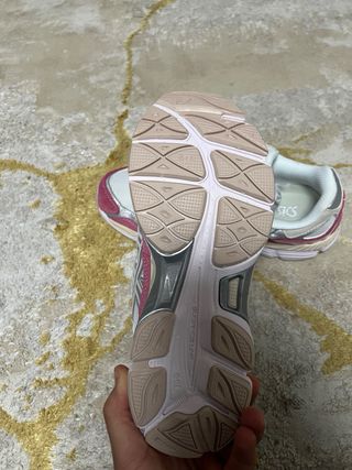 Asics Gel NYC rosas y plateadas