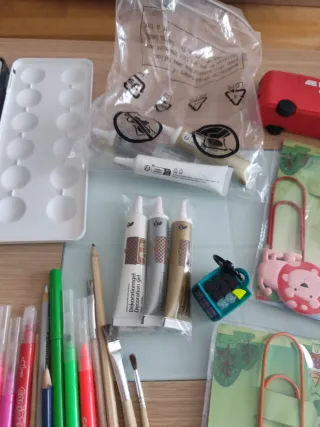 Lote pinturas y material escolar niños
