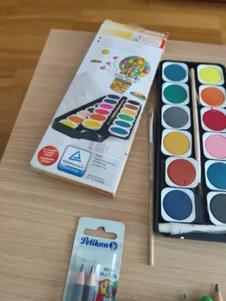 Lote pinturas y material escolar niños