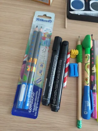 Lote pinturas y material escolar niños