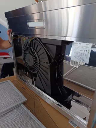 Campana extractora Cecotec Bolero Flux