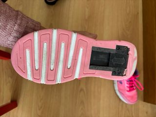 Zapatillas con ruedas rosas y moradas talla 35-36