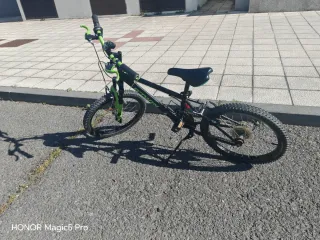 Bicicleta BTWIN 20 Negra y Verde