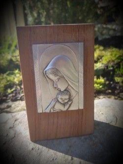 Lote religioso antiguo en caja de madera