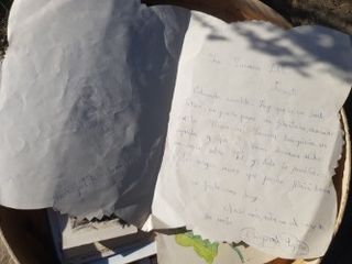 Lote religioso antiguo en caja de madera