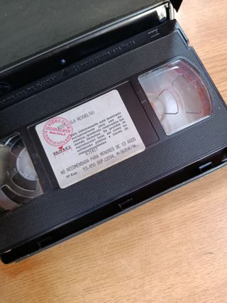 Películas VHS, con caja de videoclub (3)