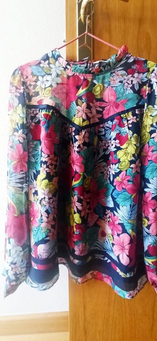 Blusa Naf Naf Estampado Frutas y Flores