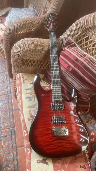 Guitarra Music Man Ernie Ball china no es original