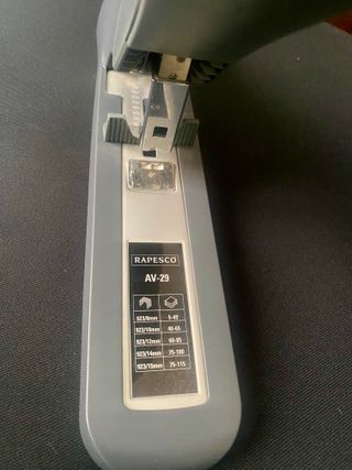 Grapadora gigante RAPESCO AV-29 nueva a estrenar.