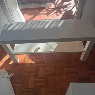 Mesa de centro blanca de madera