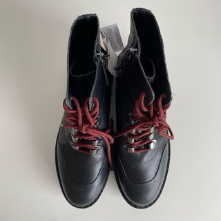 Botas Zara Piel Cordones Rojos