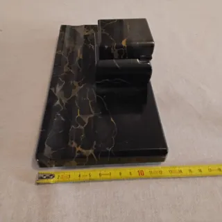 Antico calamaio in marmo nero