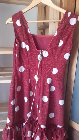 Traje de flamenca burdeos lunares blancos