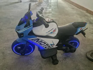 Moto a Batería Infantil Azul y Blanca