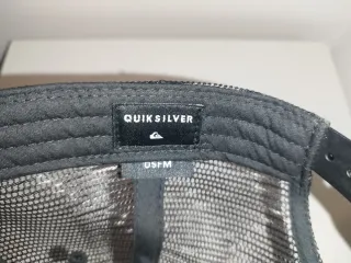 Gorra Quiksilver Negra con Logo Multicolor