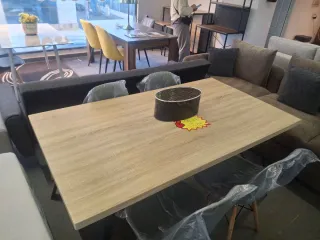 Mesa de comedor con 4 sillas