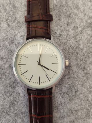 Relógio Clássico Minimalista