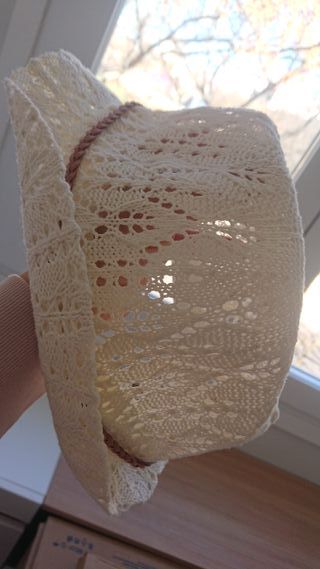 Gorro de verano tejido beige